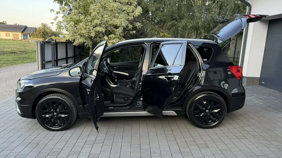 SUZUKI S-Cross -