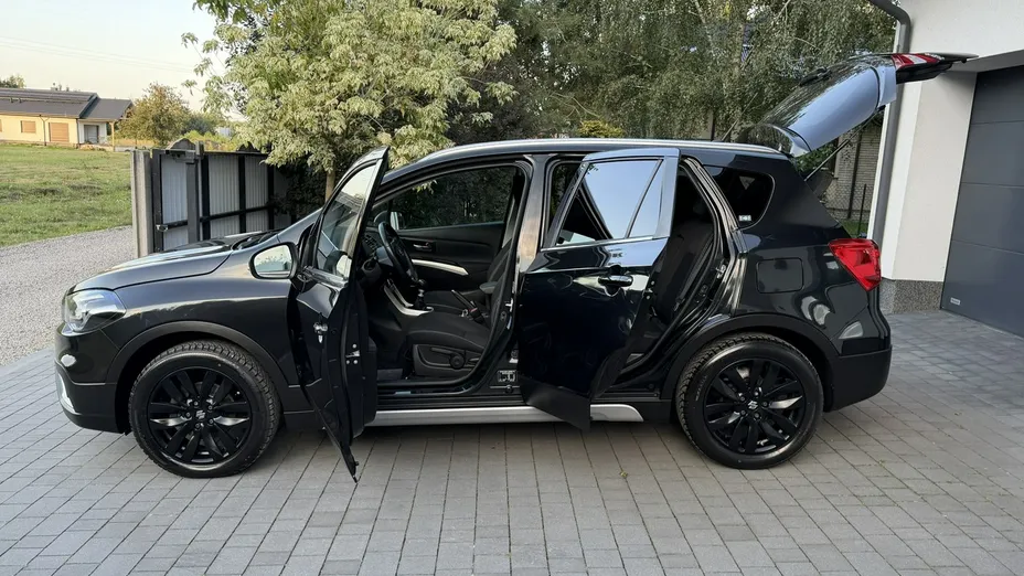 SUZUKI S-Cross -