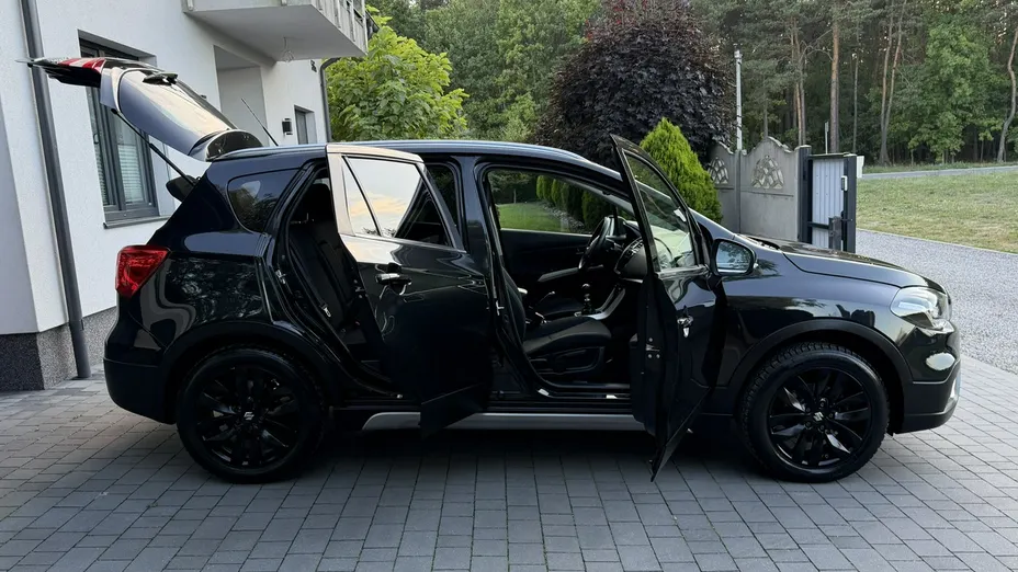 SUZUKI S-Cross -