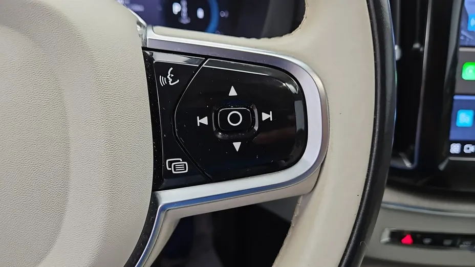 VOLVO XC60 -