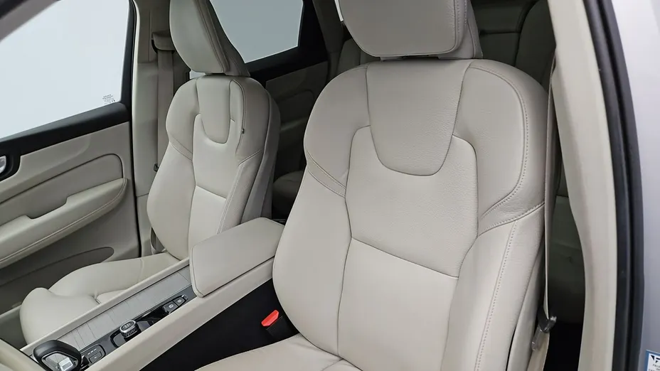 VOLVO XC60 -