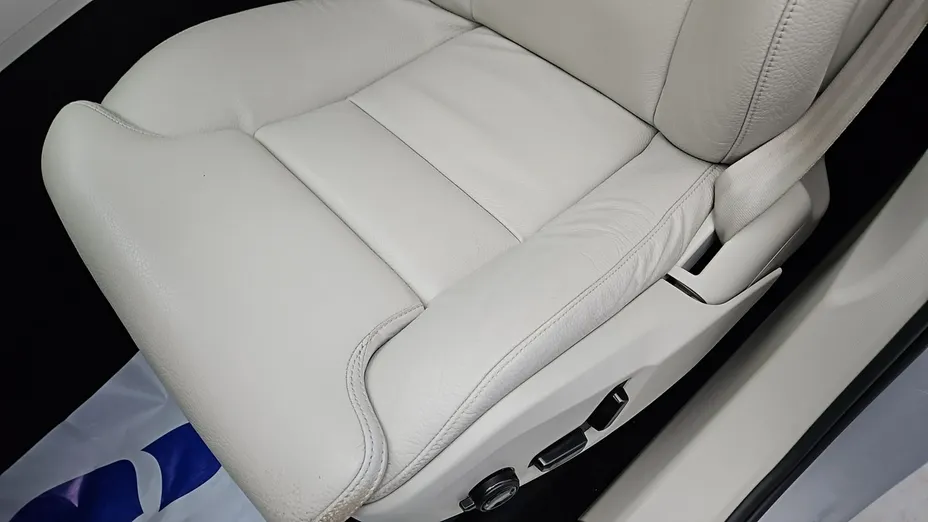VOLVO XC60 -
