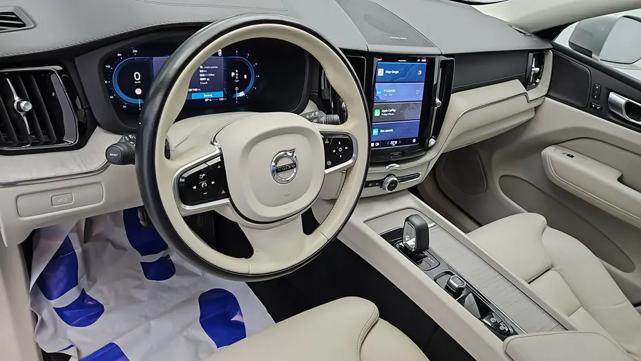 VOLVO XC60 -