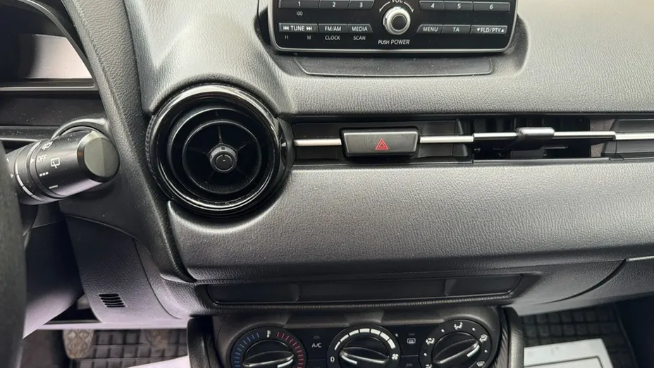 MAZDA 2 -