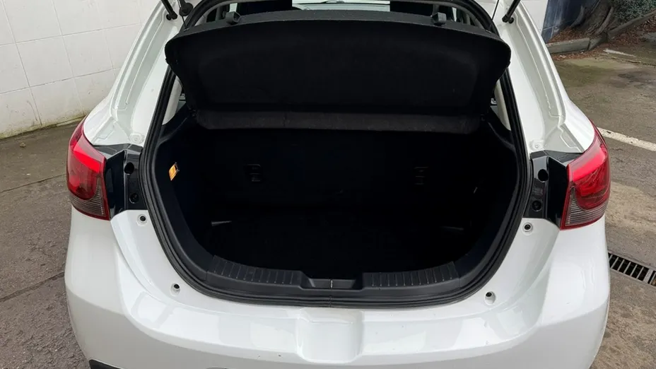 MAZDA 2 -