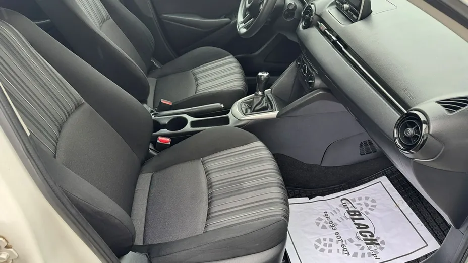 MAZDA 2 -