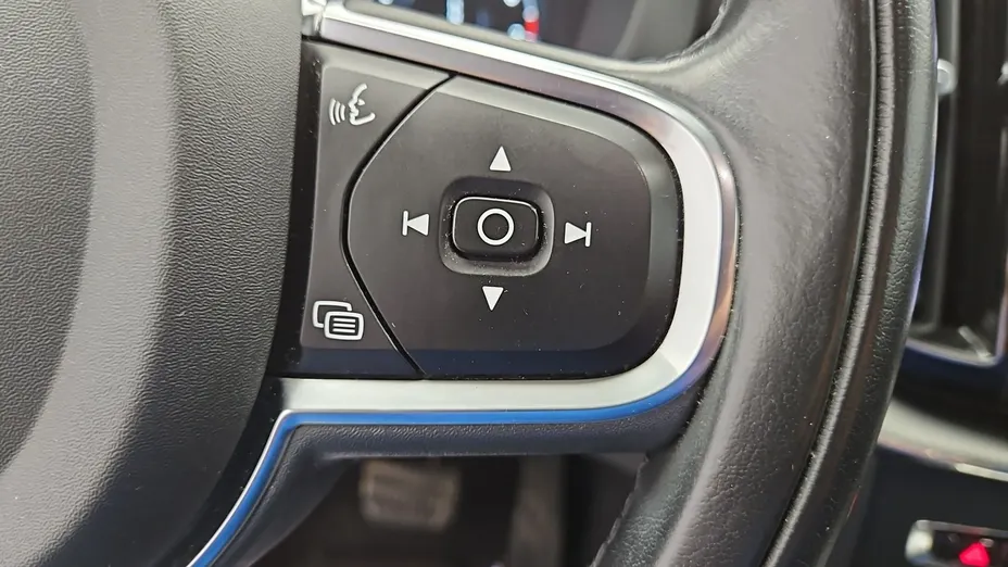 VOLVO XC60 -