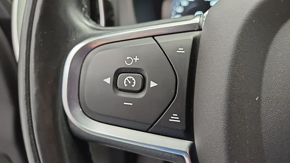VOLVO XC60 -