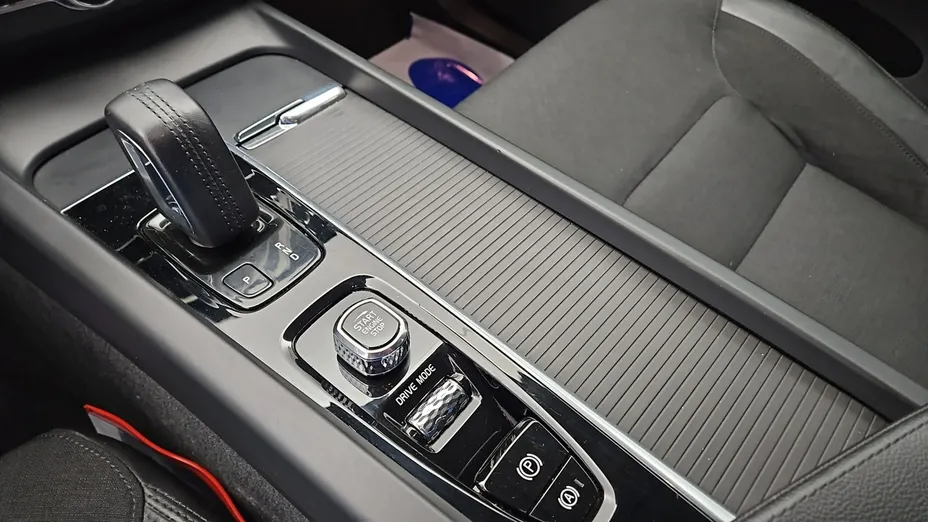 VOLVO XC60 -