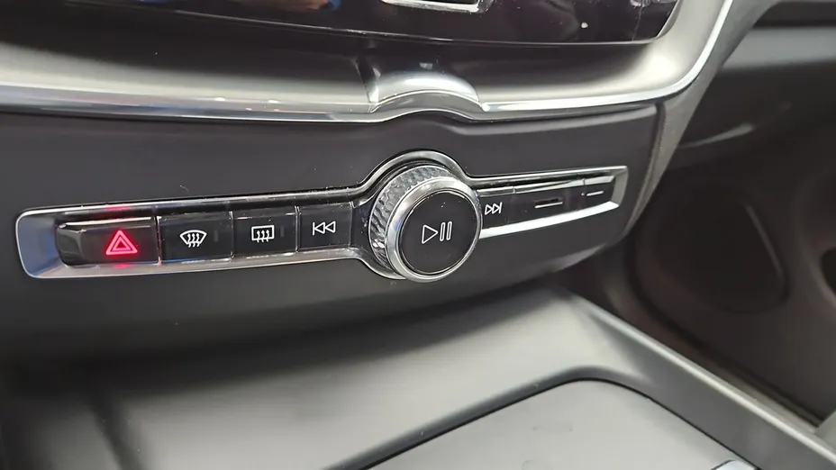 VOLVO XC60 -