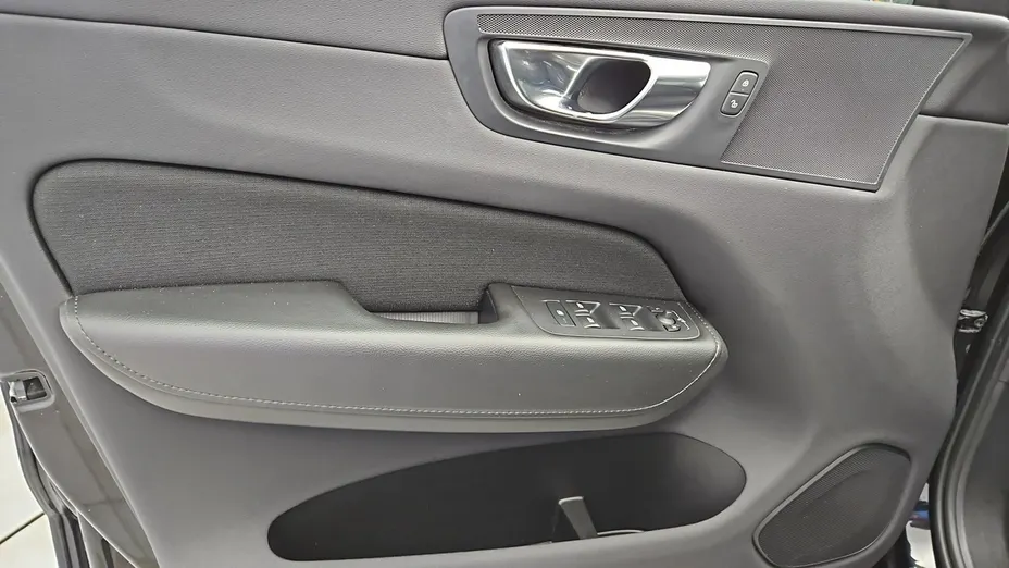 VOLVO XC60 -