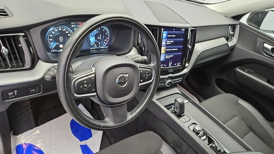 VOLVO XC60 -