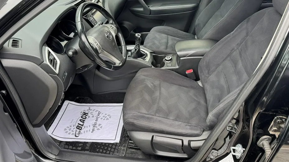 NISSAN X-Trail -