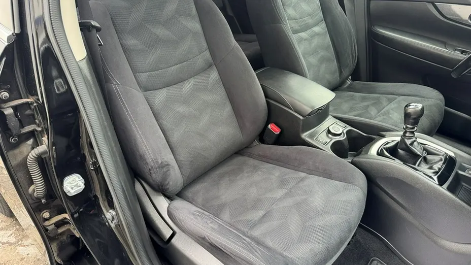 NISSAN X-Trail -