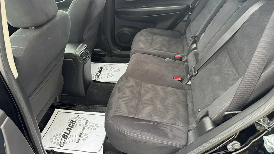 NISSAN X-Trail -