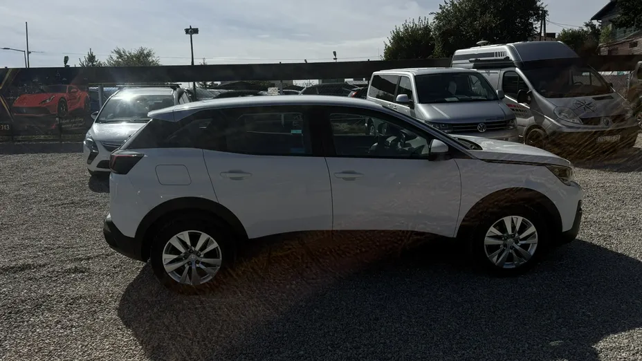 PEUGEOT 3008 -
