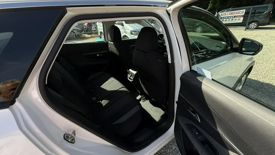 PEUGEOT 3008 -