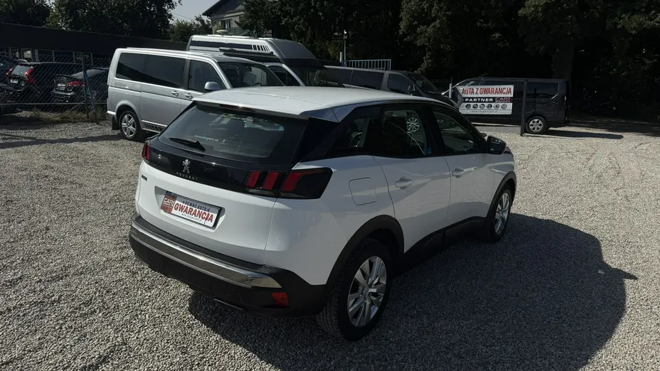 PEUGEOT 3008 -