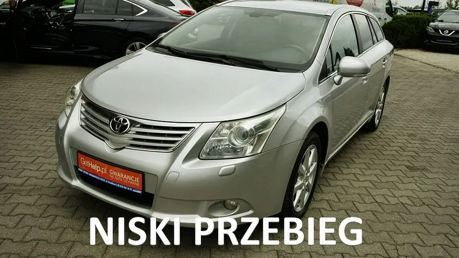 TOYOTA Avensis -