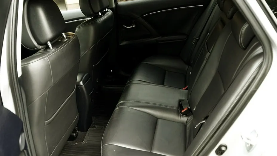 TOYOTA Avensis -