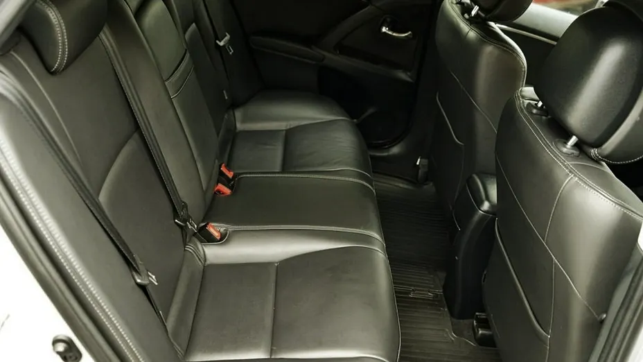 TOYOTA Avensis -