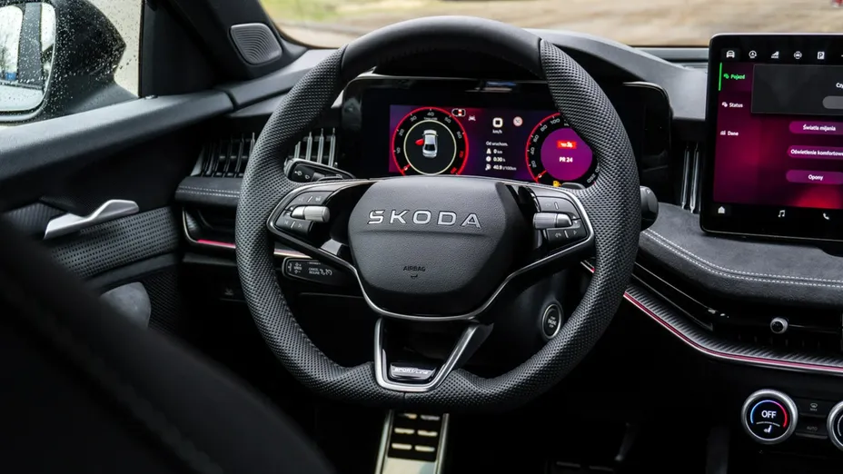 SKODA Superb -
