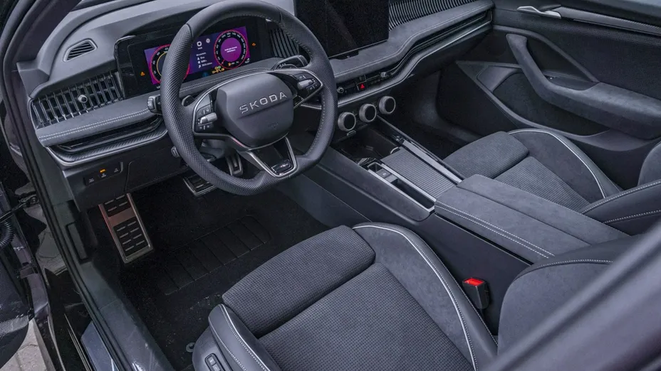 SKODA Superb -