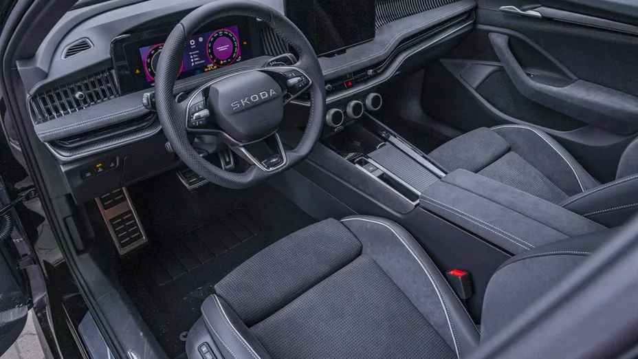 SKODA Superb -