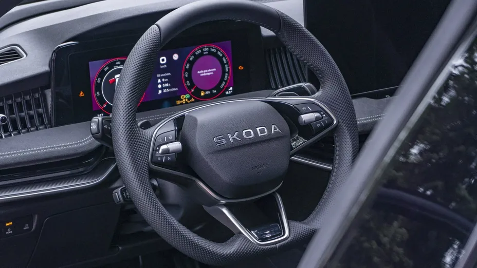 SKODA Superb -