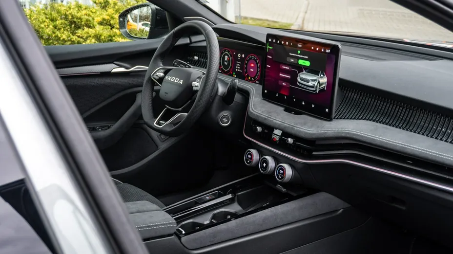 SKODA Superb -