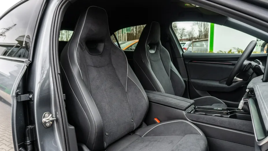 SKODA Superb -