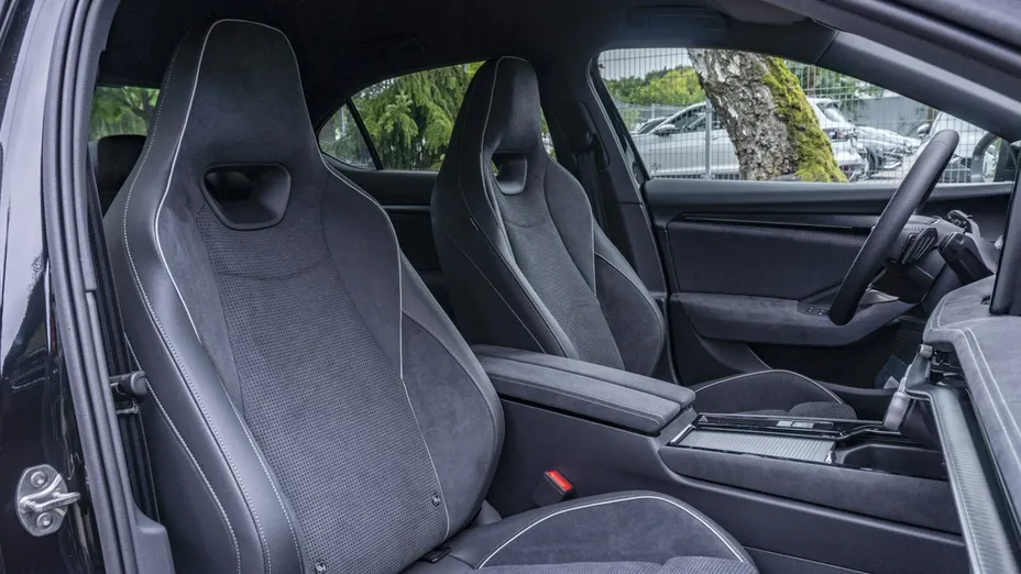 SKODA Superb -
