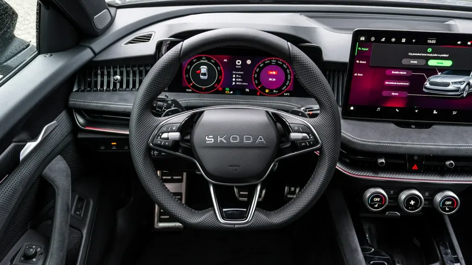 SKODA Superb -