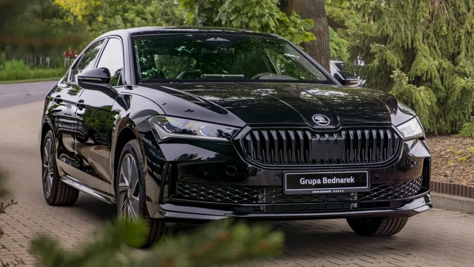 SKODA Superb -
