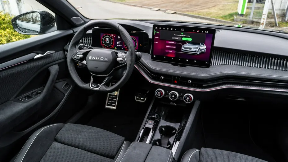SKODA Superb -