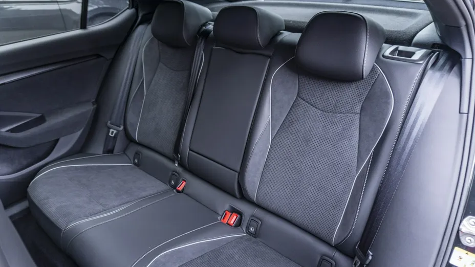 SKODA Superb -