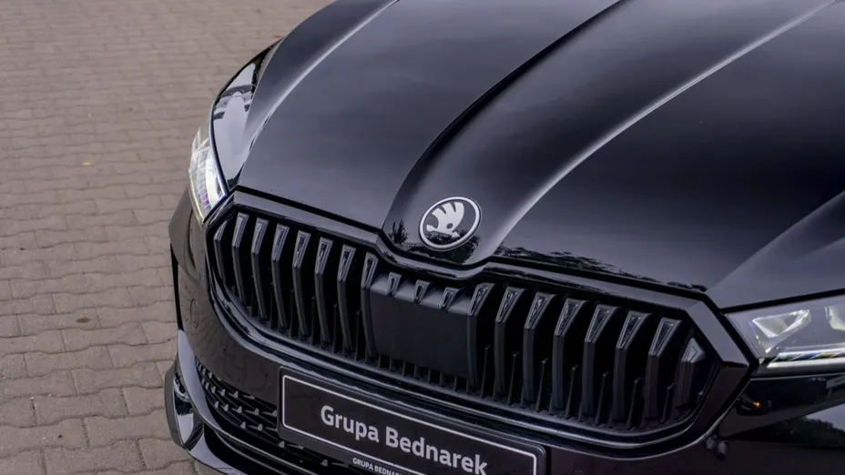 SKODA Superb -