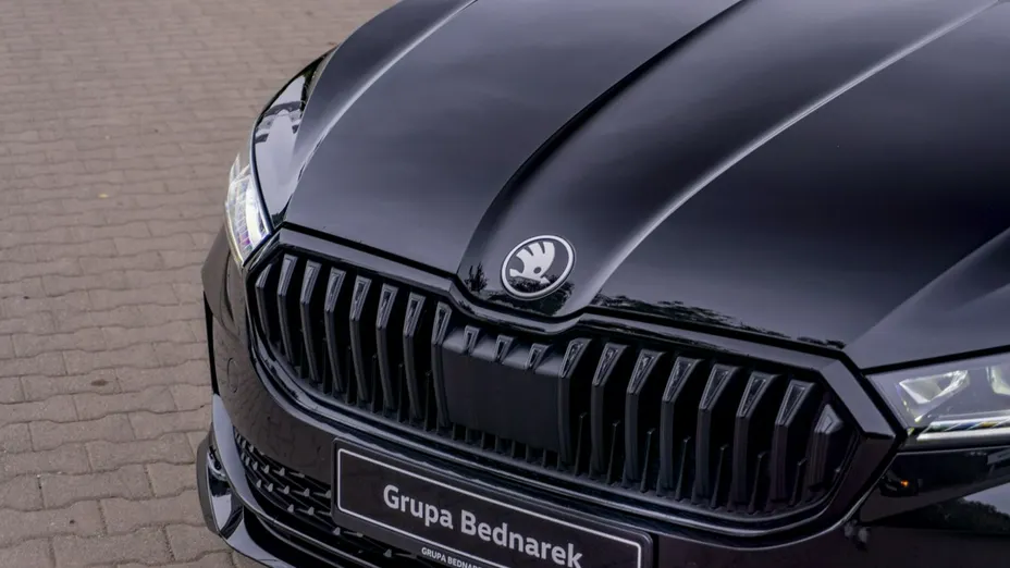 SKODA Superb -