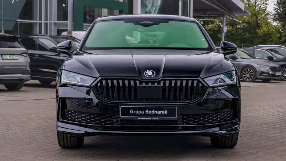 SKODA Superb -