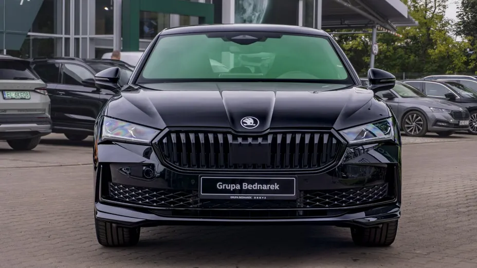 SKODA Superb -