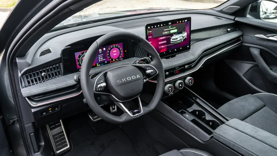 SKODA Superb -