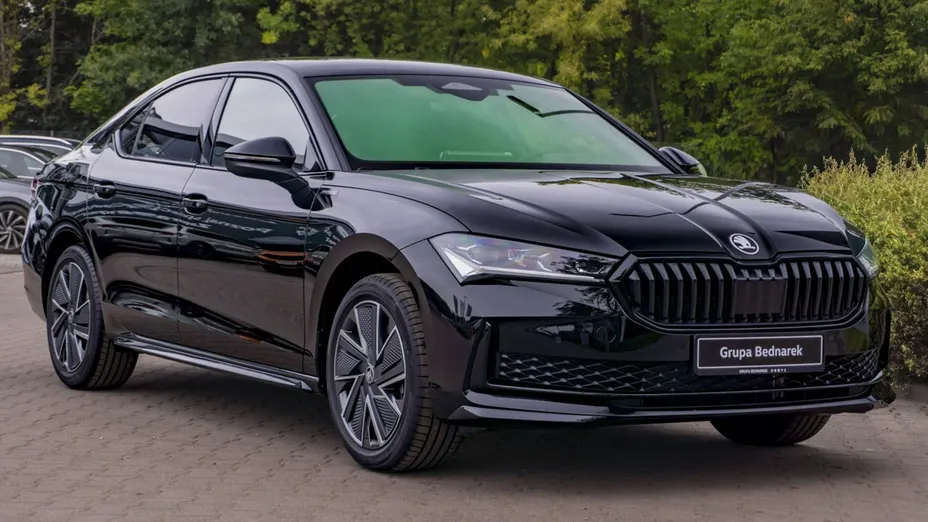 SKODA Superb -