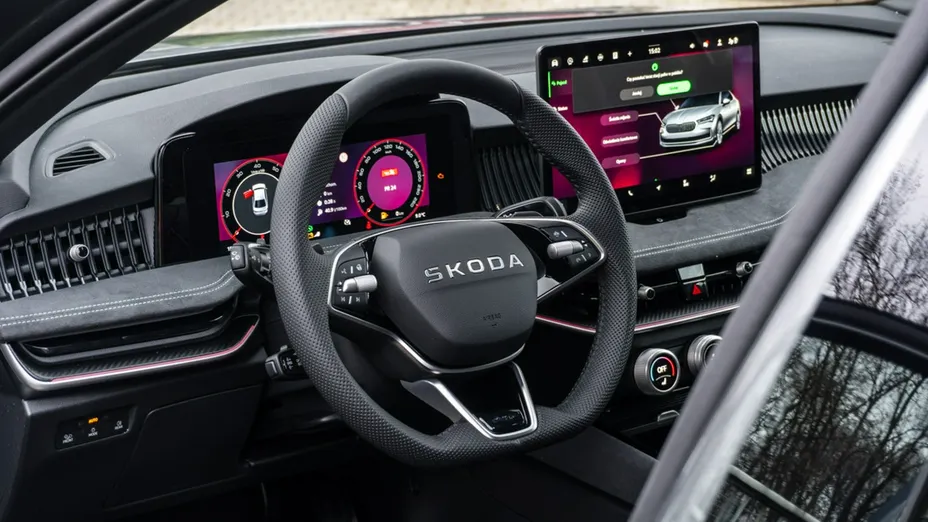 SKODA Superb -
