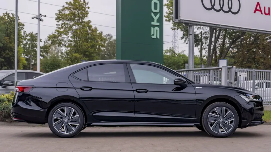 SKODA Superb -