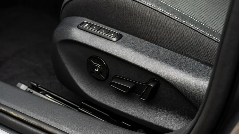SKODA Superb -