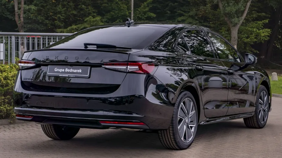 SKODA Superb -