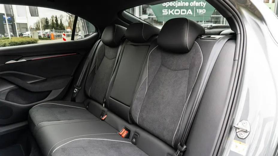 SKODA Superb -