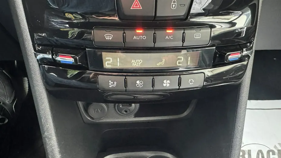 PEUGEOT 2008 -