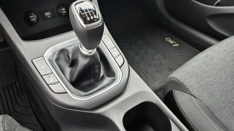 HYUNDAI i30 -