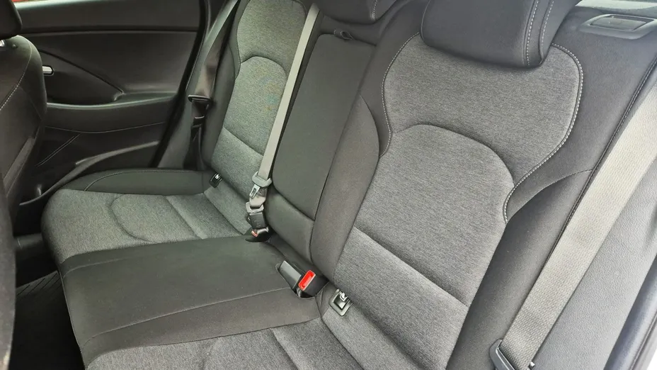 HYUNDAI i30 -